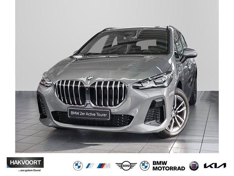 Skyscraper grau metallic Neu 2025 BMW 230e Active Tourer Efficient Dynamics Van / Kleinbus | 53.480 € (Etwas zu teuer) - Bild 1/4
