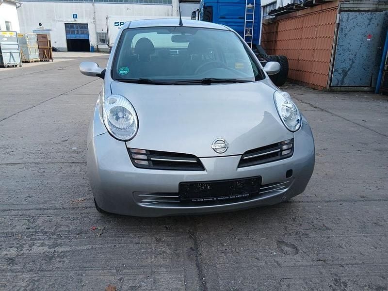 Gebraucht Nissan Micra 65 PS (47 kW) 2005 Silber Kleinwagen