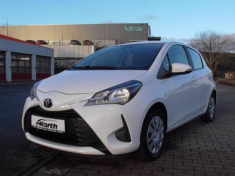 Gebraucht Toyota Yaris 111 PS (81 kW) 2021 Super white Kleinwagen