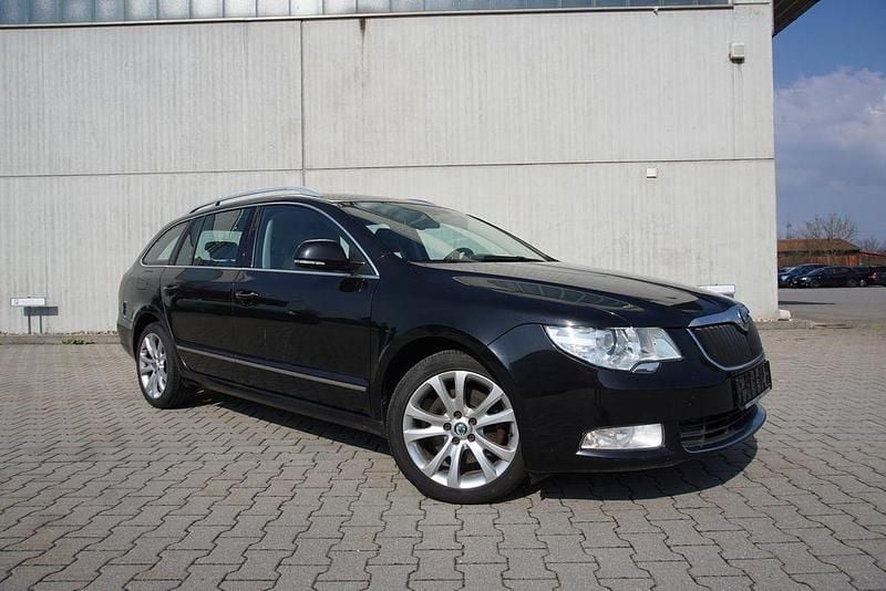 Gebraucht Skoda Superb 170 PS (125 kW) 2010 Schwarzmagic perleffekt Kombi