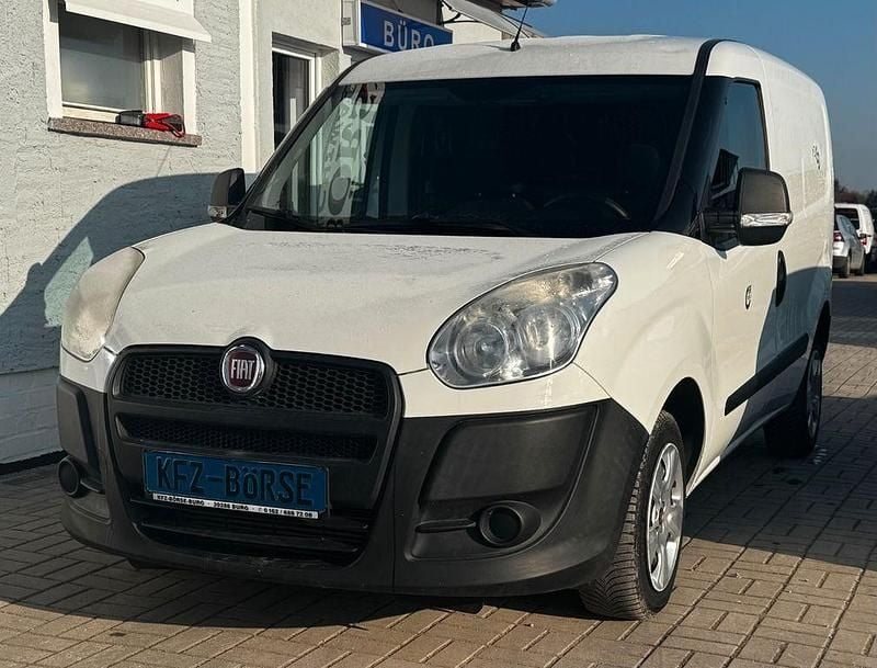 Weiß Gebraucht 2015 Fiat Doblò Van / Kleinbus | 4.900 € (Guter Preis) - Bild 1/4