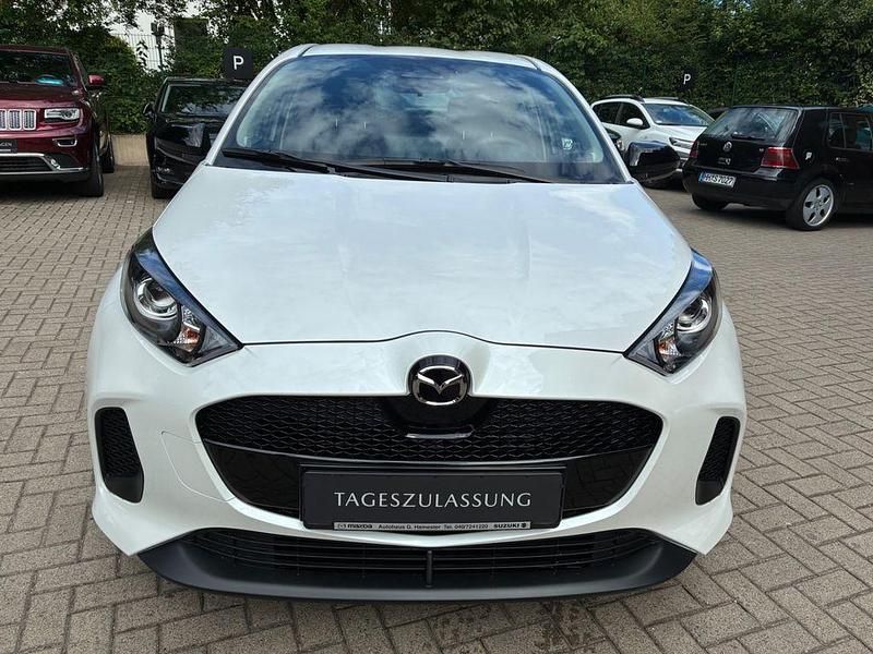 Neu Mazda 2 Center-Line 92 PS (67 kW) 2025 Weiß Limousine