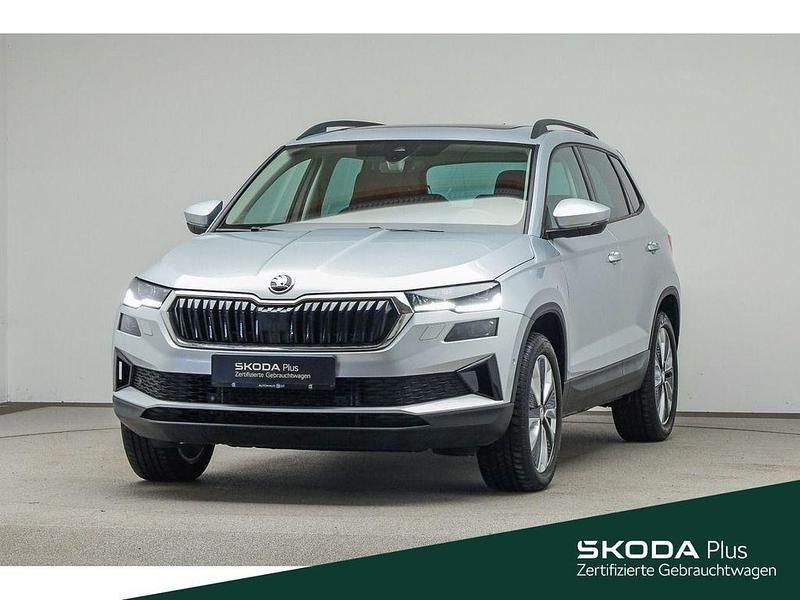 8e brilliantsilber metallic (metallic) Gebraucht 2023 Skoda Karoq Style SUV | 29.999 € (Fairer Preis) - Bild 1/4