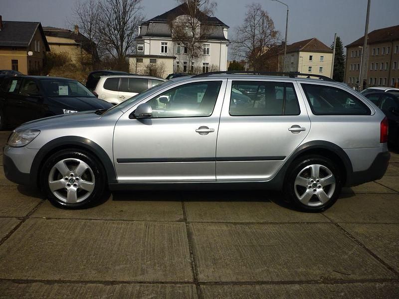 Gebraucht Skoda Octavia 140 PS (102 kW) 2010 Silber Kombi