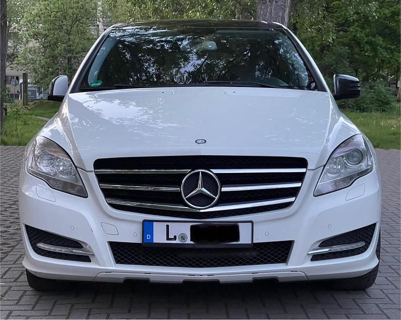 Weiß Gebraucht 2012 Mercedes R350 Van / Kleinbus | 11.000 € (Fairer Preis) - Bild 1/4
