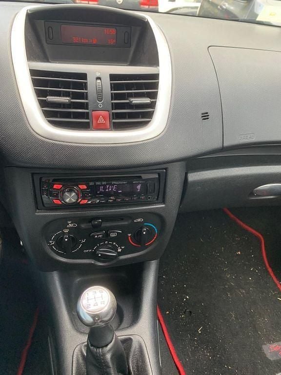 Gebraucht Peugeot 206+ Basis 75 PS (55 kW) 2010 Kleinwagen