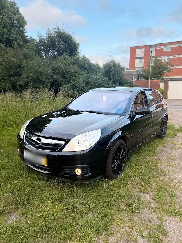 Schwarz Gebraucht 2007 Opel Signum Kombi | 1.200 € (Superpreis) - Bild 1/4