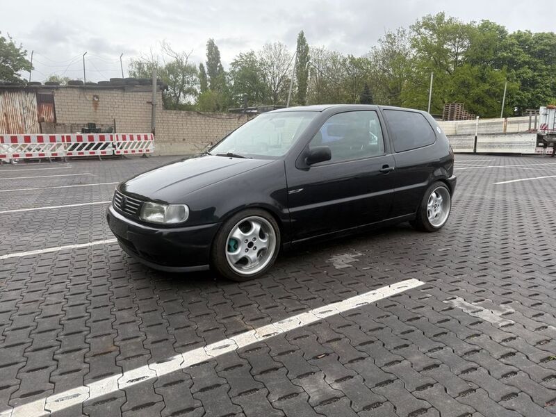 Schwarz Gebraucht 1999 VW Polo GTI Limousine | 1.950 € (Superpreis) - Bild 1/4