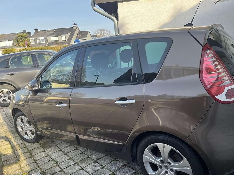 Gebraucht Renault Scénic III Dynamique 131 PS (96 kW) 2011 Van / Kleinbus