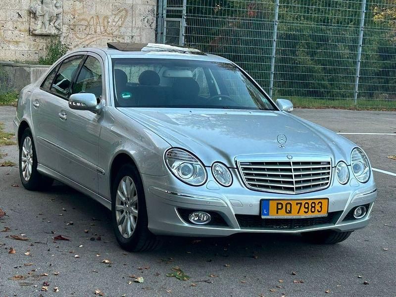 Gebraucht Mercedes E200 Elegance 184 PS (135 kW) 2008 Silber Limousine