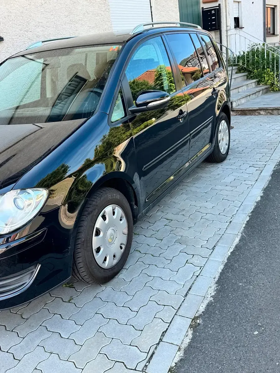 Gebraucht VW Touran 140 PS (102 kW) 2010 Schwarz Van / Kleinbus