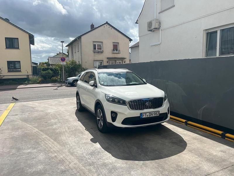 Weiß Gebraucht 2019 Kia Sorento SUV | 25.700 € - Bild 1/4
