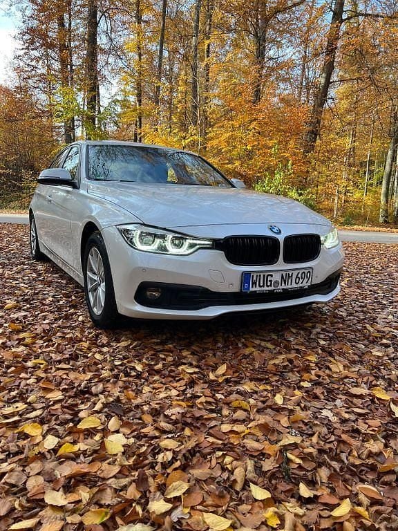 Weiß Gebraucht 2018 BMW 318 Limousine | 14.900 € (Guter Preis) - Bild 1/4