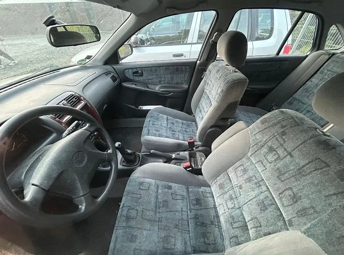 Gebraucht Mazda Demio 62 PS (45 kW) 1998 Grau Kleinwagen