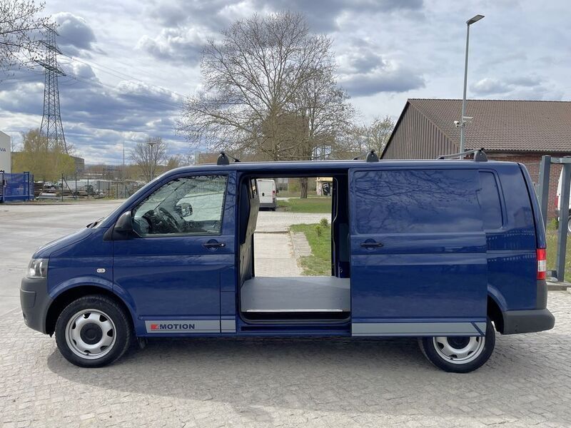 Dunkelblau Gebraucht 2013 VW T5 Van | 13.923 € (Etwas zu teuer) - Bild 1/4