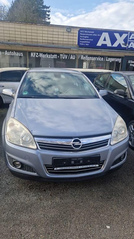 Gebraucht Opel Astra 116 PS (85 kW) 2007 Silber Limousine