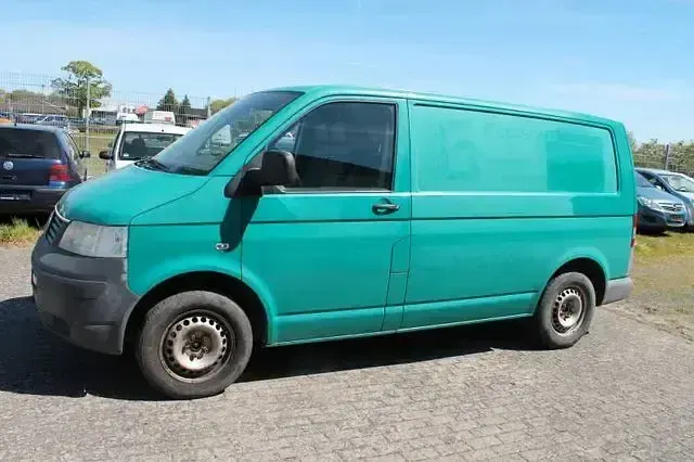 Second-hand VW Transporter 102 CP (75 kW) 2008 Verde Van