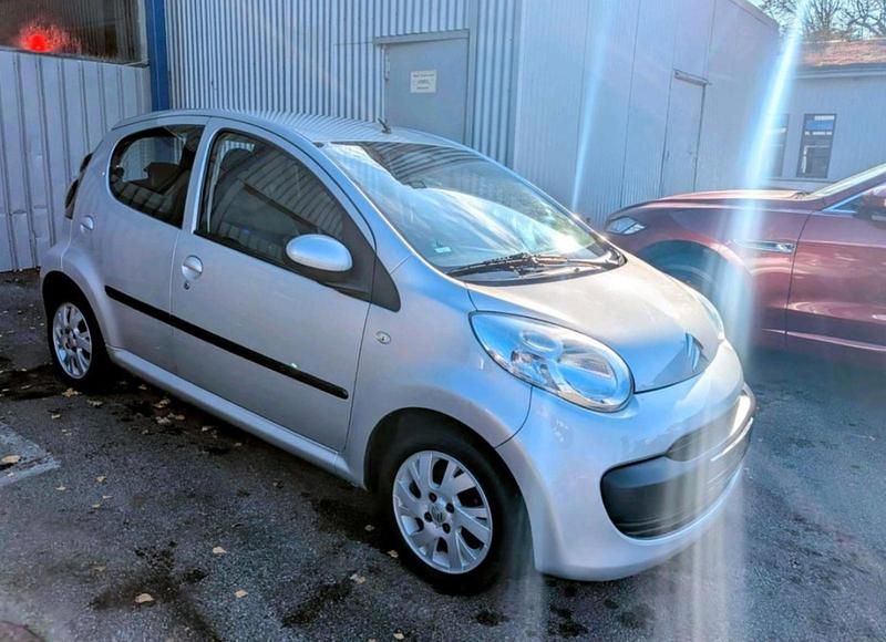 Silber Gebraucht 2007 Citroën C1 Kleinwagen | 1.850 € (Fairer Preis) - Bild 1/4
