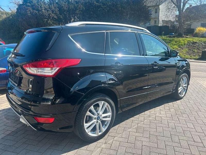Gebraucht Ford Kuga Individual 180 PS (132 kW) 2016 Schwarz SUV