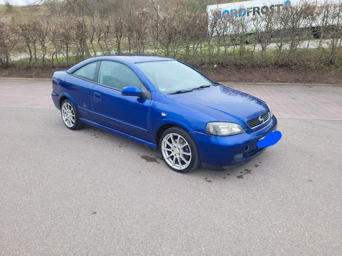 Gebraucht Opel Astra Edition 147 PS (108 kW) 2003 Blau Coupé