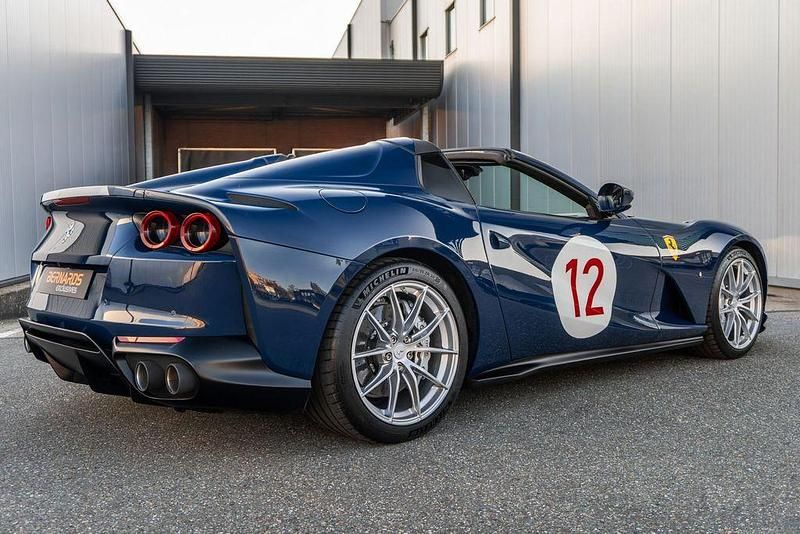 Second-hand Ferrari 812 799 CP (587 kW) 2023 Albastru Cabrio