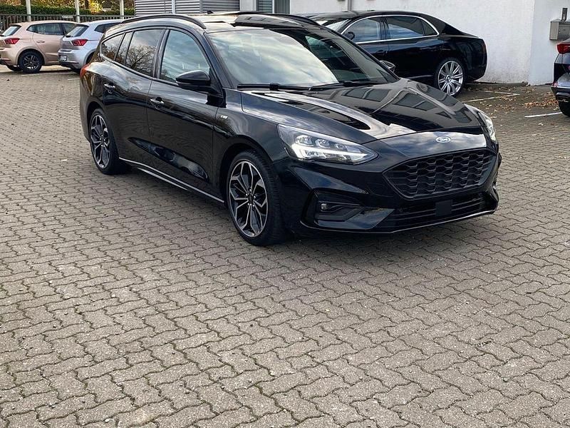 Gebraucht Ford Focus ST-Line 125 PS (91 kW) 2019 Schwarz Limousine