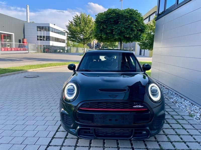 Second-hand Mini John Cooper Works 231 CP (169 kW) 2019 Verde Hatchback