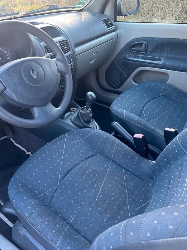 Gebraucht Renault Clio II 58 PS (42 kW) 2003 Blau Kleinwagen