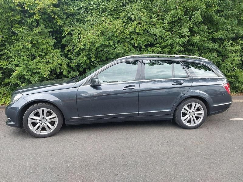 Grau Gebraucht 2013 Mercedes C180 Avantgarde Kombi | 13.800 € (Fairer Preis) - Bild 1/4