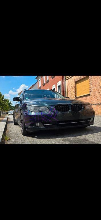 Grün Gebraucht 2007 BMW 530 Performance Kombi | 6.700 € (Fairer Preis) - Bild 1/4