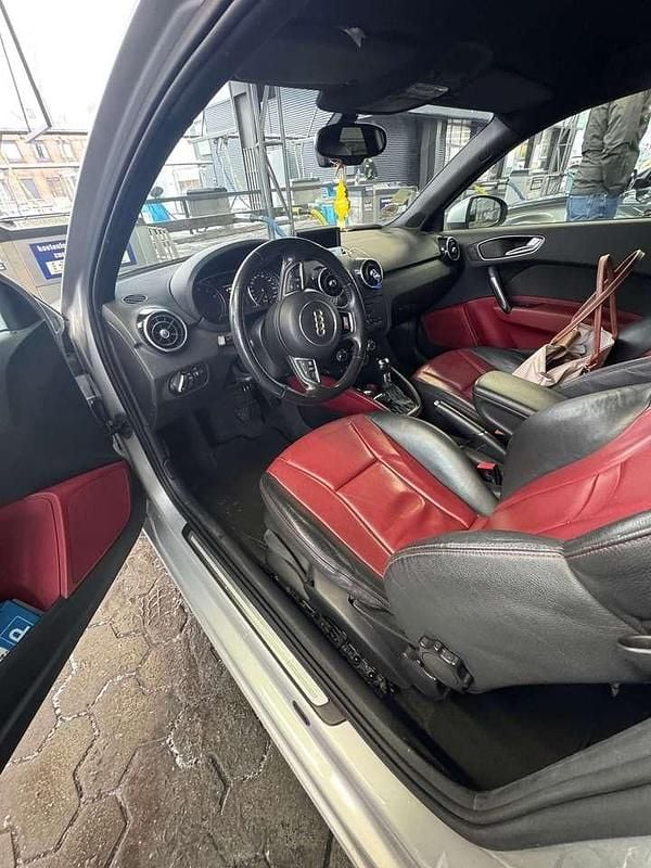 Gebraucht Audi A1 Ambition 122 PS (89 kW) 2010 Grau Kleinwagen