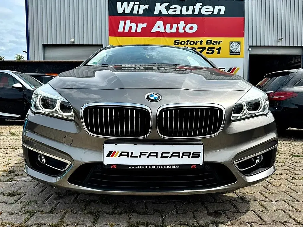 Gebraucht BMW 220 Active Tourer Luxury Line 190 PS (139 kW) 2014 Beige Van / Kleinbus