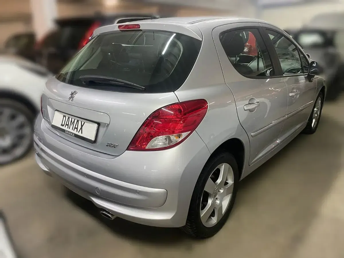 Gebraucht Peugeot 207 Premium 120 PS (88 kW) 2011 Grau Kleinwagen