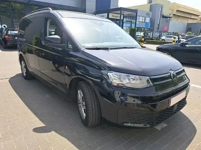 Gebraucht VW Caddy Basis 122 PS (89 kW) 2024 Deep black perleffekt Van / Kleinbus