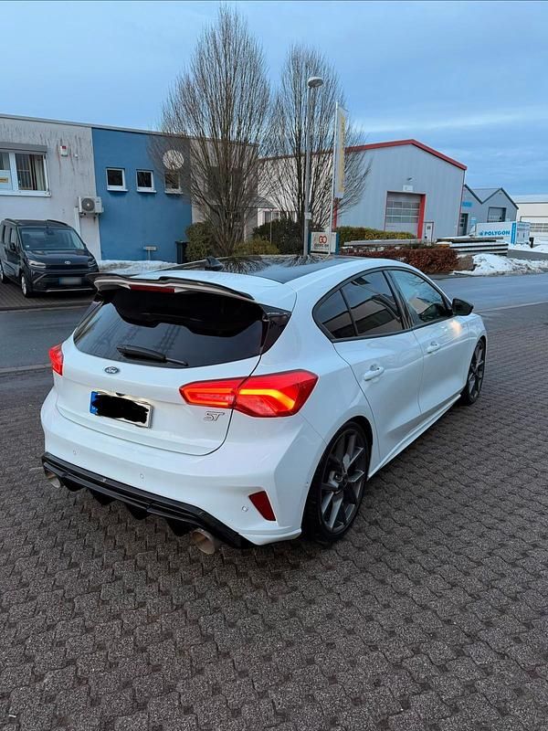 Gebraucht Ford Focus Performance Edition 280 PS (205 kW) 2021 Weiß Limousine