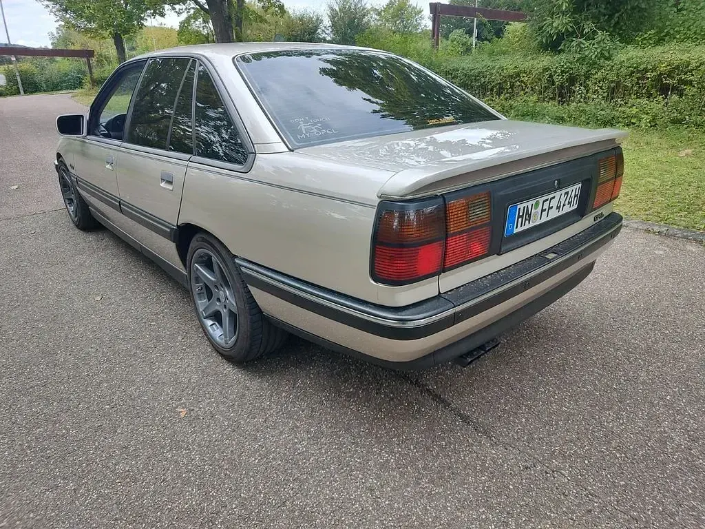 Second-hand Opel Senator 204 CP (150 kW) 1990 Auriu Berlinǎ