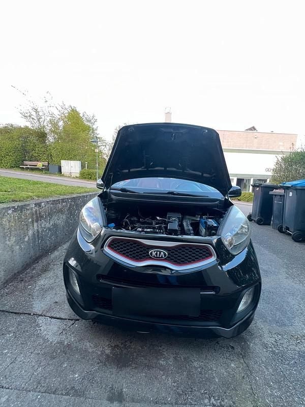 Second-hand Kia Picanto 69 CP (50 kW) 2013 Negru Hatchback