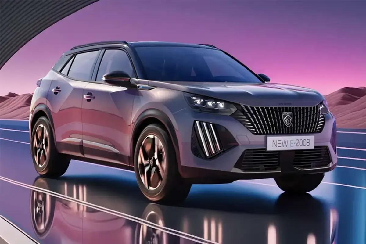 Neu Peugeot 2008 GT 136 PS (100 kW) 2025 Grau SUV