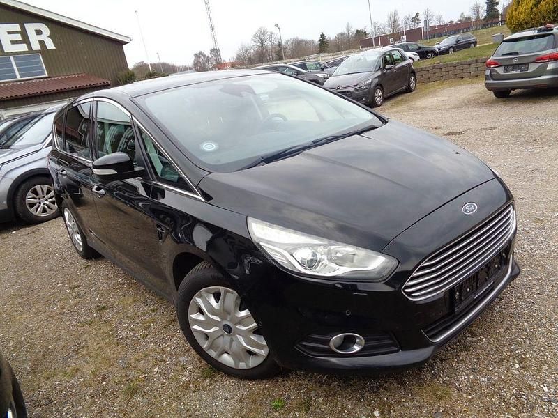 Gebraucht Ford S-MAX Titanium 179 PS (131 kW) 2016 Schwarz Van / Kleinbus