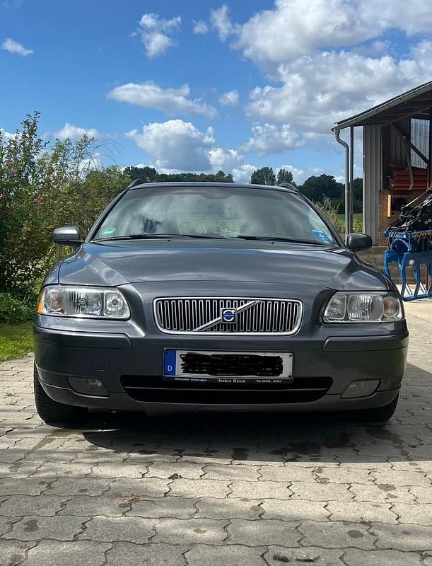 Grau Gebraucht 2004 Volvo V70 Kombi | 2.000 € (Etwas zu teuer) - Bild 1/4