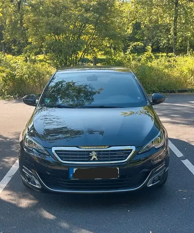 Gebraucht Peugeot 308 Allure 150 PS (110 kW) 2016 Schwarz Limousine