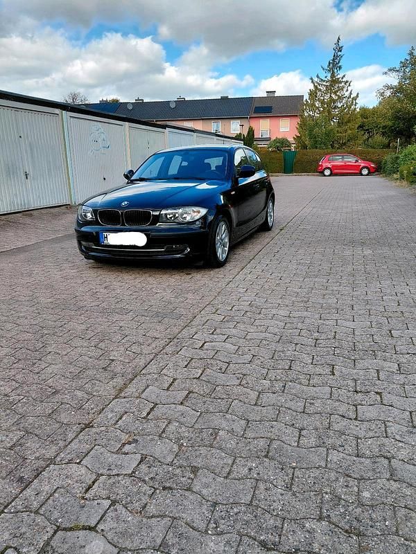 Schwarz Gebraucht 2010 BMW 116 Kleinwagen | 3.400 € (Guter Preis) - Bild 1/4