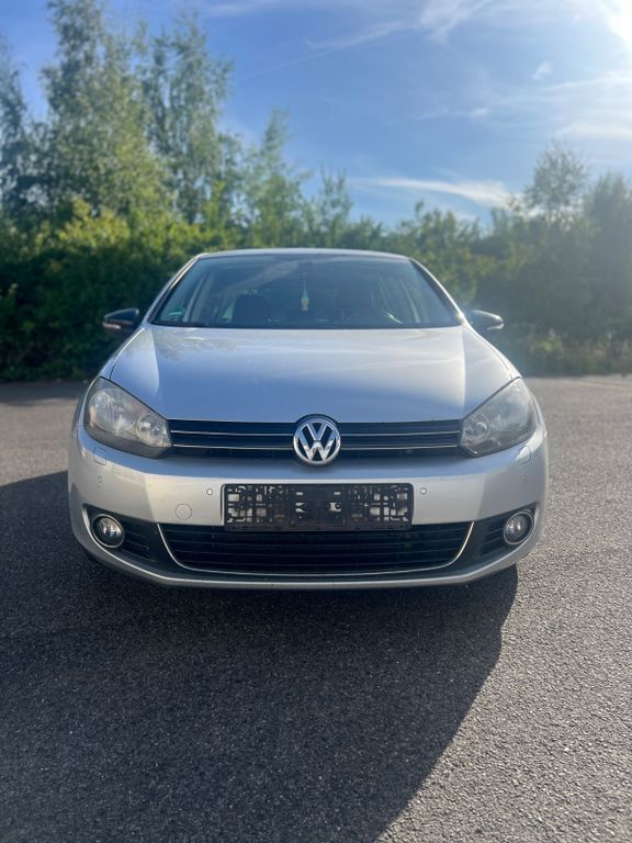 Silber Gebraucht 2012 VW Golf VII Style Limousine | 5.600 € (Guter Preis) - Bild 1/4