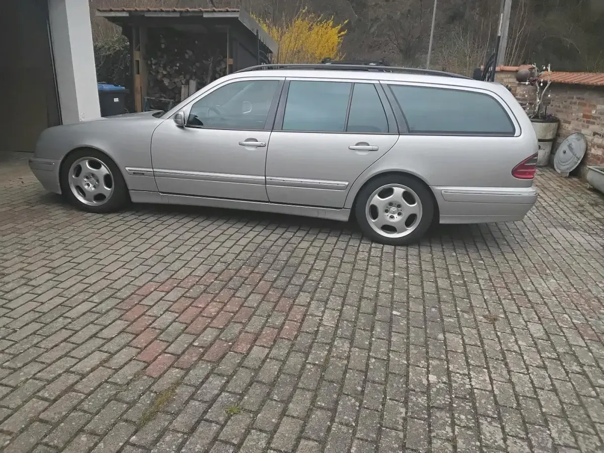 Gebraucht Mercedes E270 170 PS (125 kW) 2001 Silber Kombi