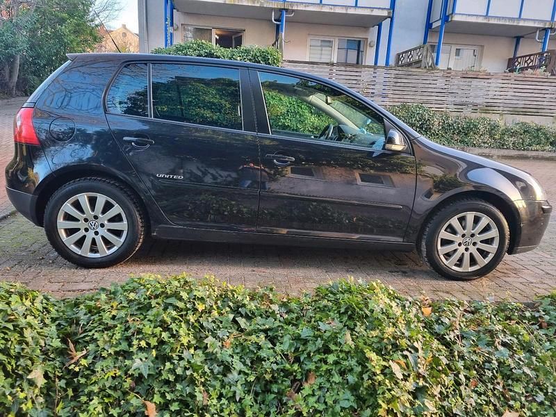 Schwarz Gebraucht 2008 VW T5 Van | 3.900 € - Bild 1/4