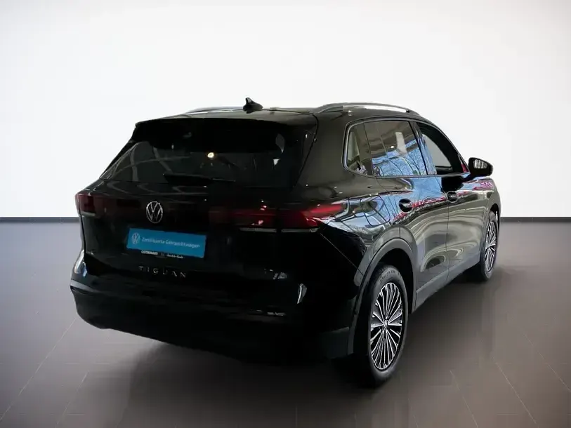 Gebraucht VW Tiguan Goal 150 PS (110 kW) 2024 Deep black perleffekt SUV