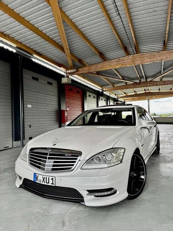 Weiß Gebraucht 2012 Mercedes S500L Limousine | 31.950 € (Teuer) - Bild 1/4