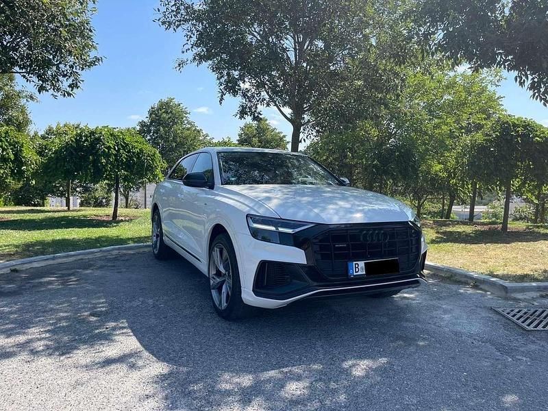 Gebraucht 2021 Audi Q8 SUV | 65.000 € (Etwas zu teuer) - Bild 1/4