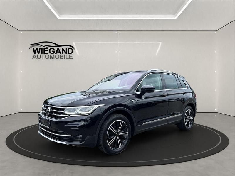Deep black pearlescent Gebraucht 2020 VW Tiguan Elegance SUV | 22.990 € (Guter Preis) - Bild 1/4
