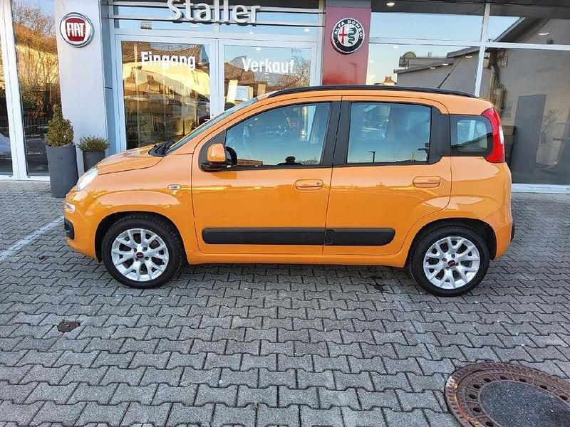 Orange Gebraucht 2017 Fiat Panda Lounge Limousine | 8.990 € (Etwas zu teuer) - Bild 1/4